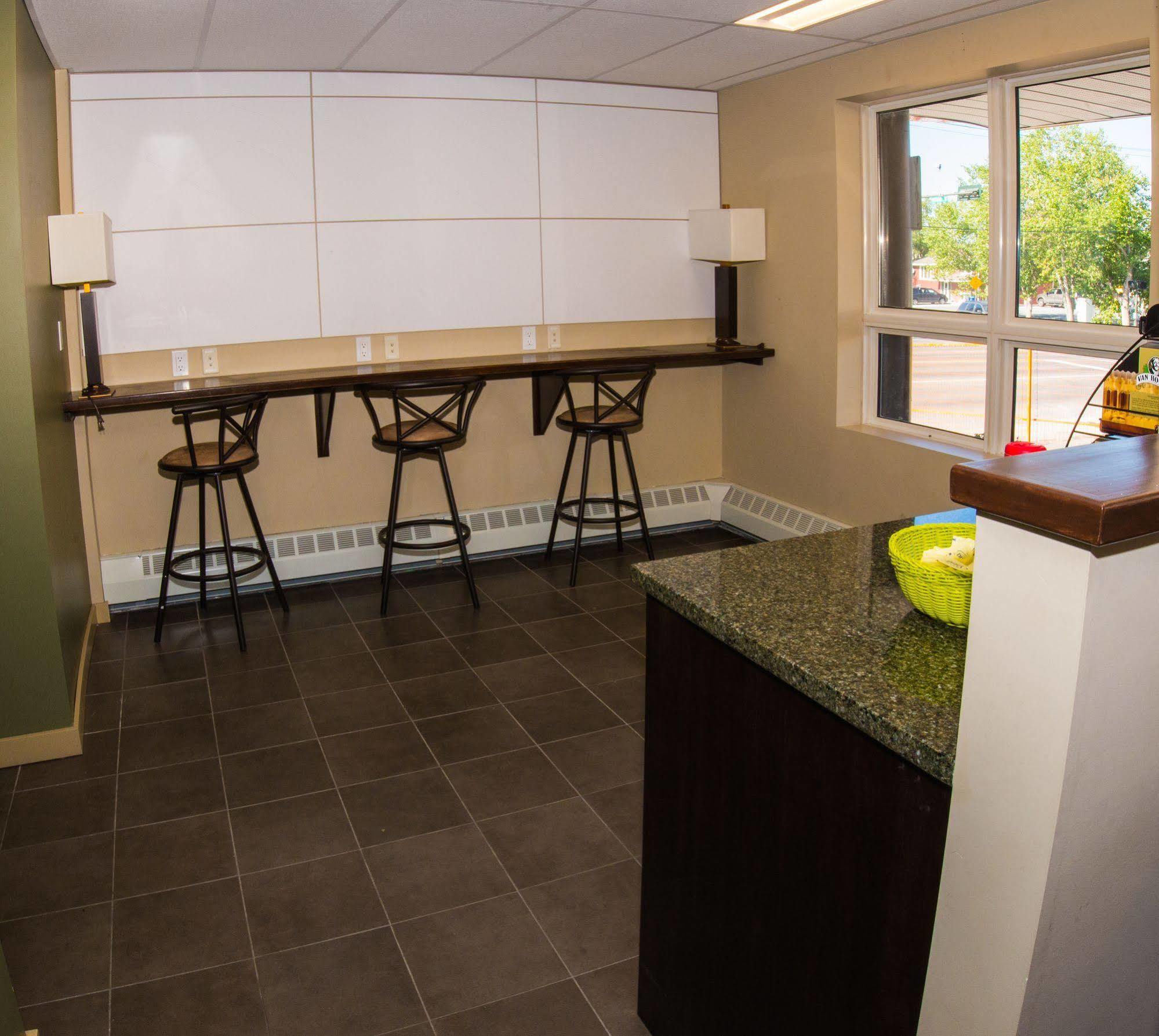 Capital Suites Yellowknife Exterior foto